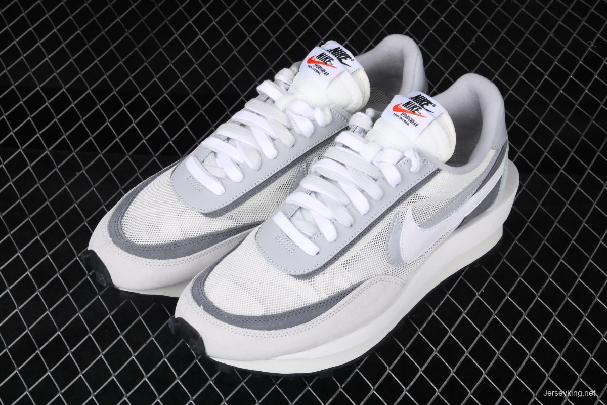 Sacai x NIKE LVD Waffle Daybreak co-signed catwalk style net gauze leather splicing double hook Swoosh running shoes BV0073-100