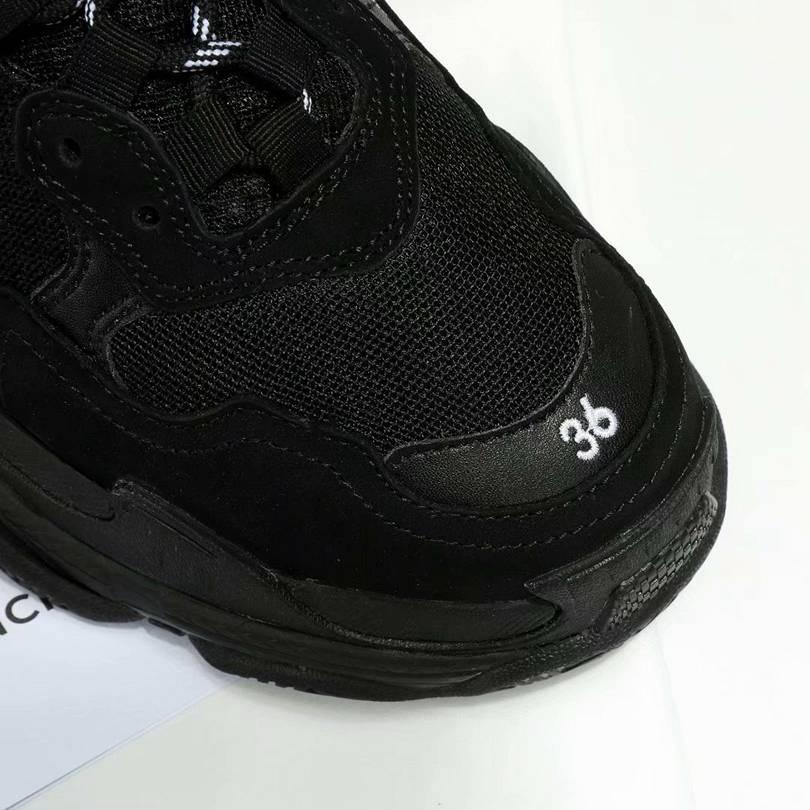 Men/Women Balenciaga Triple S Black Sneaker Item 6380340