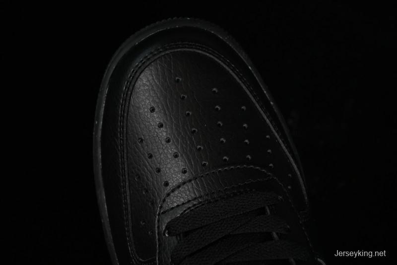 Nike Air Force 1 '07 Low Casual Sneakers with Broken Swoosh Design - HF9096-001