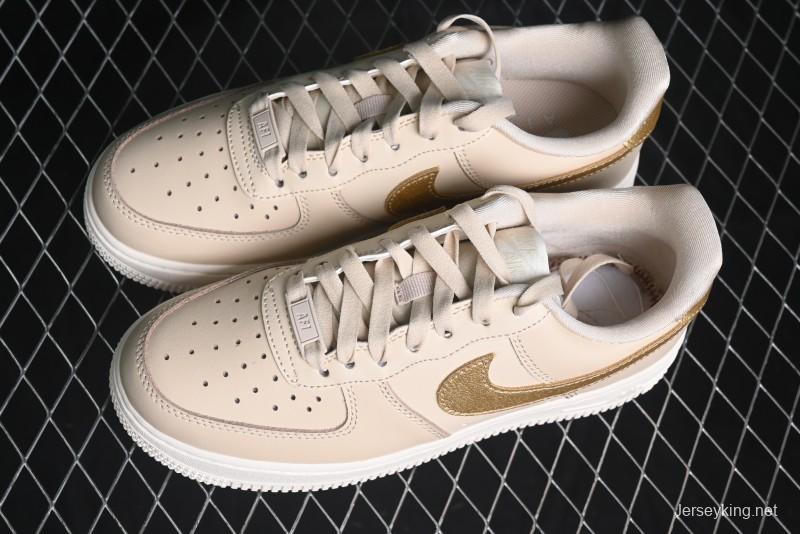 Nike Air Force 1 '07 Low Top Sneakers with Full-Grain Leather and Air Cushion - DQ7569-102