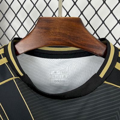 2025/26 Bayern Munich Black Gold Special Edition Jersey