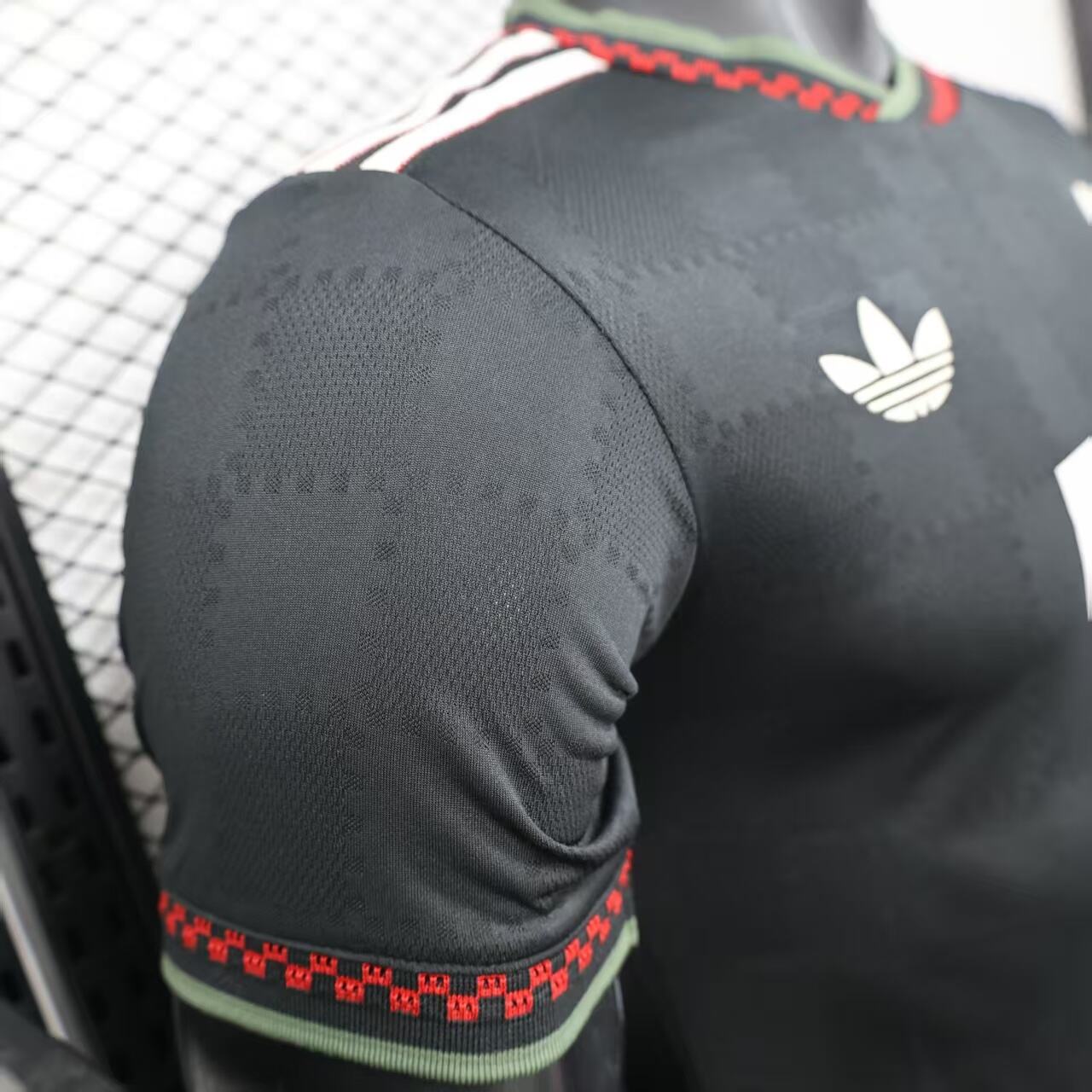 Player Version 25/26 Bayern Munich Oktoberfest Black Jersey