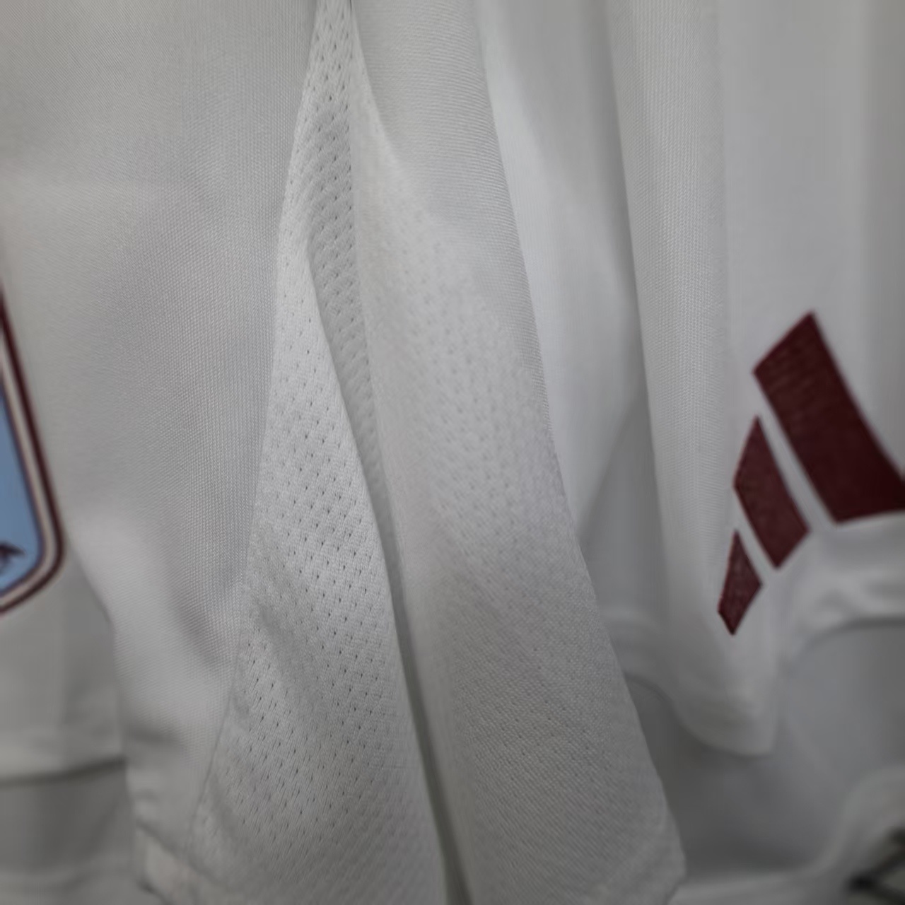 Player Version 25/26 Aston Villa White Shorts