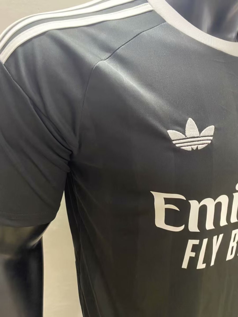 25/26 Real Madrid Black Goalkeeper Jersey