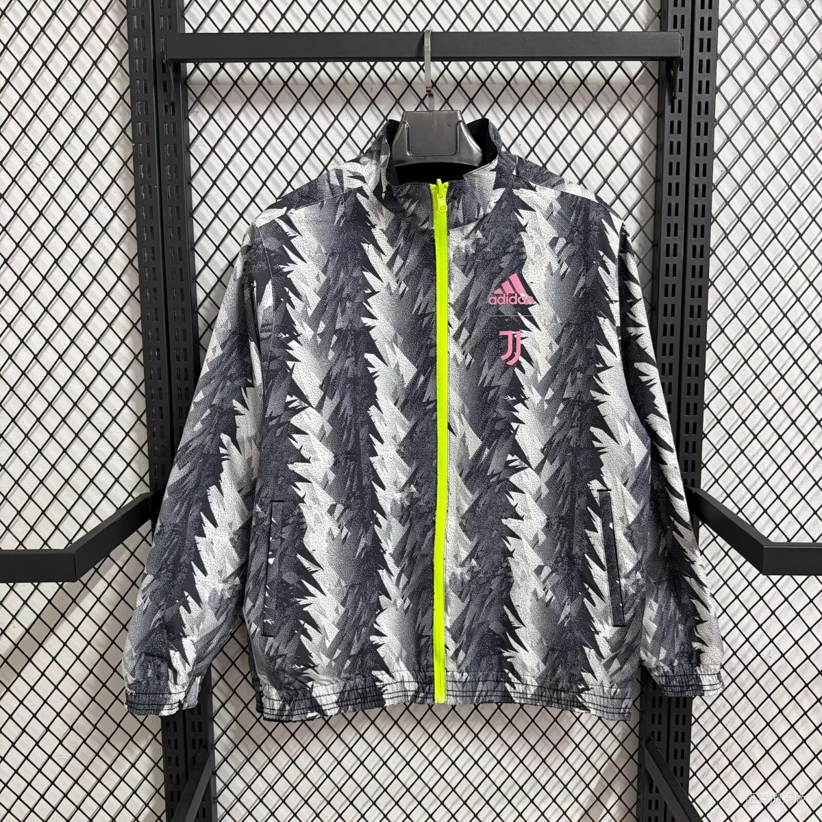 25/26 Juventus Grey with White Zigzag Pattern Full Zipper Windbreaker